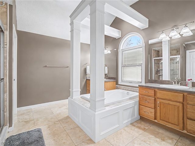 4314 S Fall Lake Drive, Avon, OH 44011