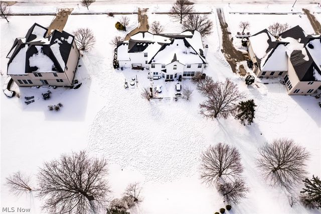 4314 S Fall Lake Drive, Avon, OH 44011