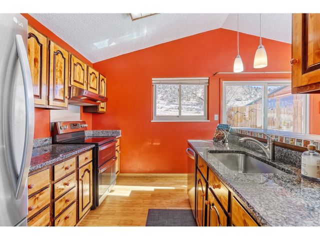 112 Longs Peak Dr, Lyons, CO 80540