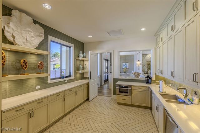 13462 Sumter LN, Naples, FL 34109