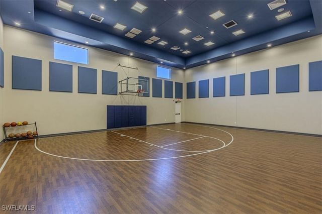 13462 Sumter LN, Naples, FL 34109