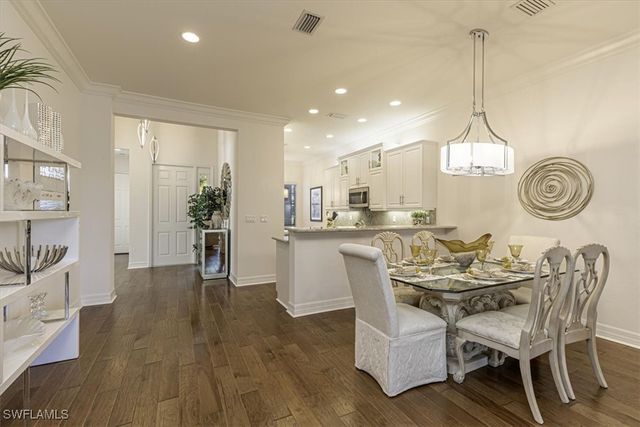 13462 Sumter LN, Naples, FL 34109