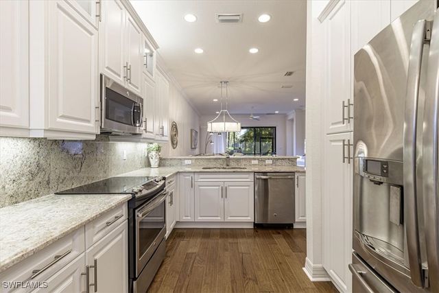 13462 Sumter LN, Naples, FL 34109