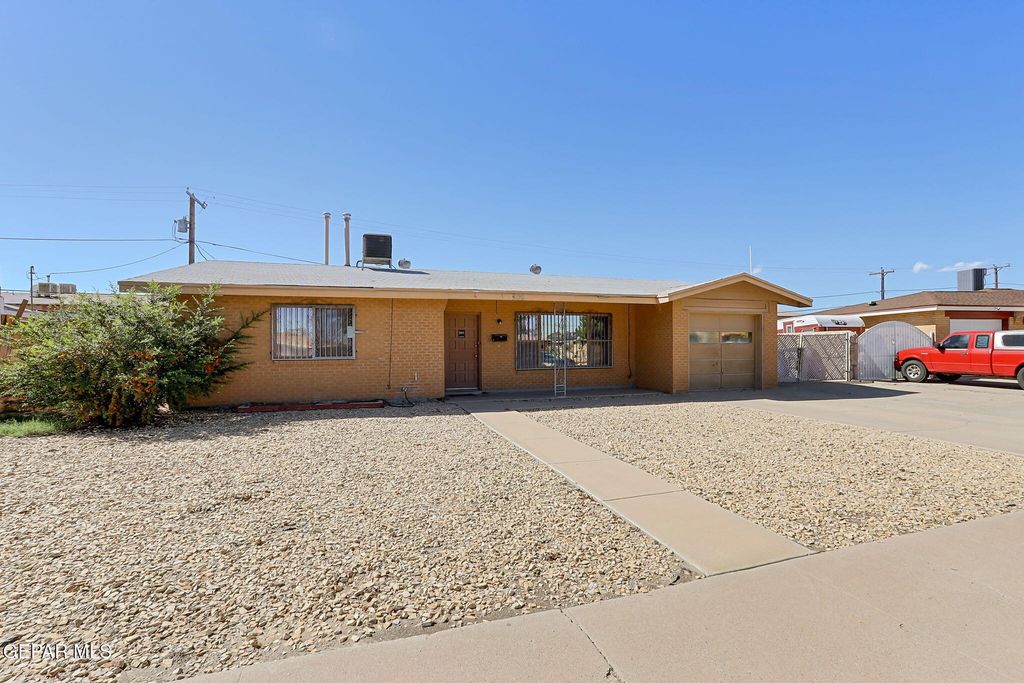 909 Apple Lane, El Paso, TX 79925