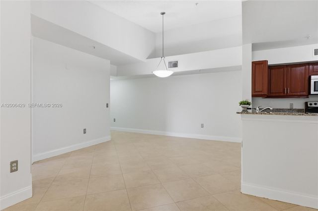 2451 Centergate Dr 303, Miramar, FL 33025