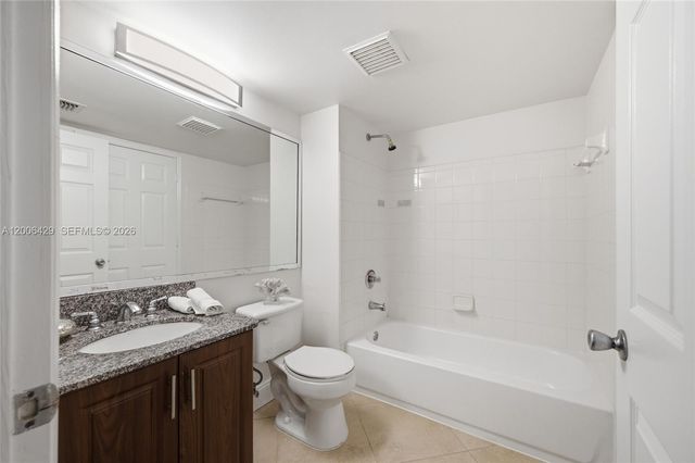 2451 Centergate Dr 303, Miramar, FL 33025