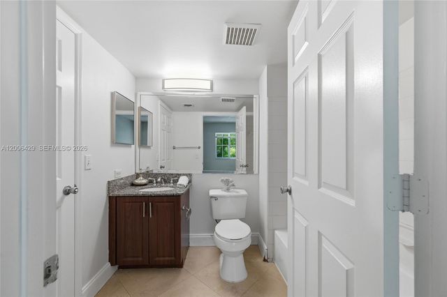 2451 Centergate Dr 303, Miramar, FL 33025