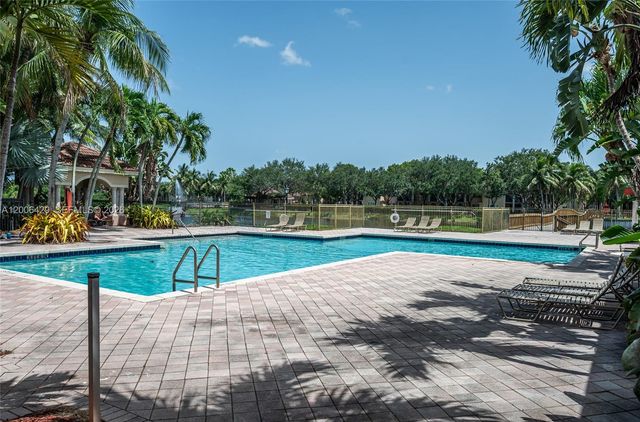 2451 Centergate Dr 303, Miramar, FL 33025