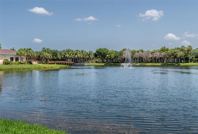 2451 Centergate Dr 303, Miramar, FL 33025