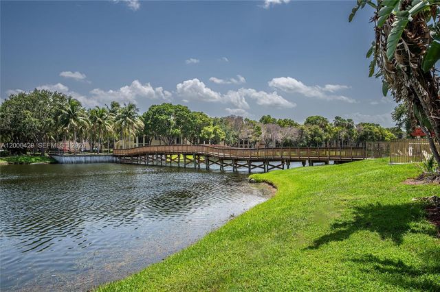 2451 Centergate Dr 303, Miramar, FL 33025