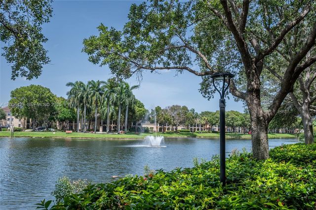 2451 Centergate Dr 303, Miramar, FL 33025