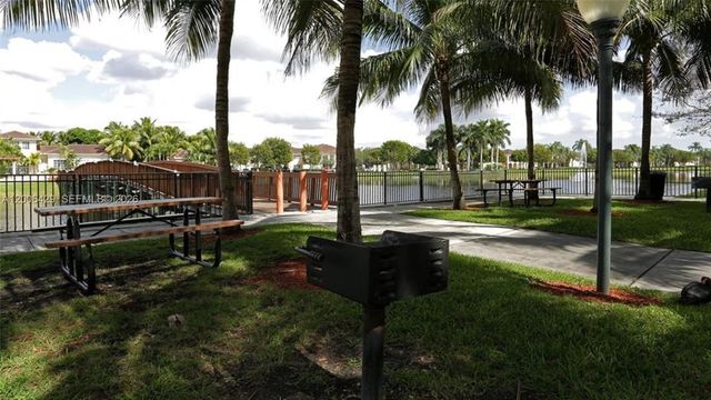 2451 Centergate Dr 303, Miramar, FL 33025
