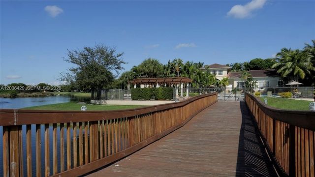 2451 Centergate Dr 303, Miramar, FL 33025