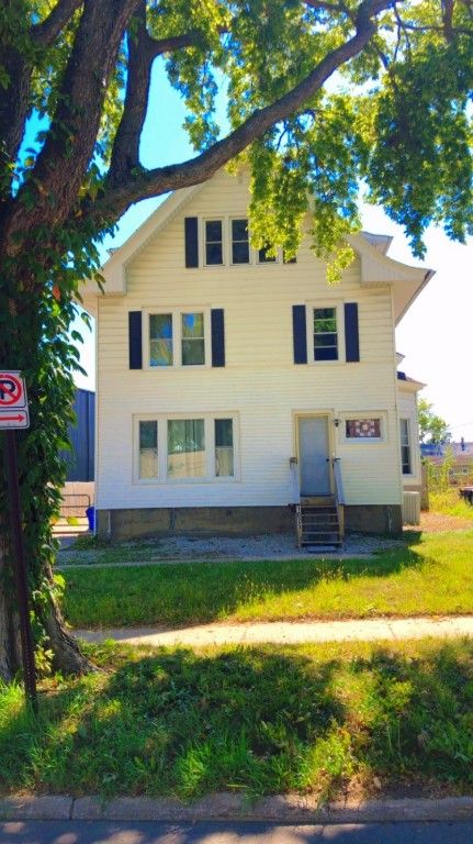 1025 3rd Ave SW, Cedar Rapids, IA 52404