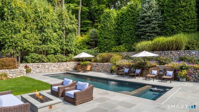 284 Park Street, New Canaan, CT 06840