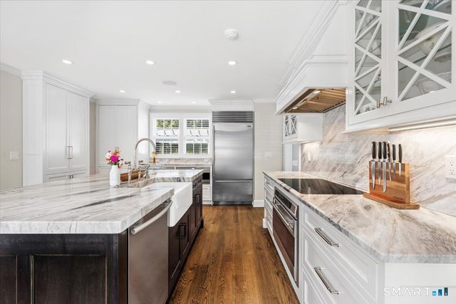 284 Park Street, New Canaan, CT 06840