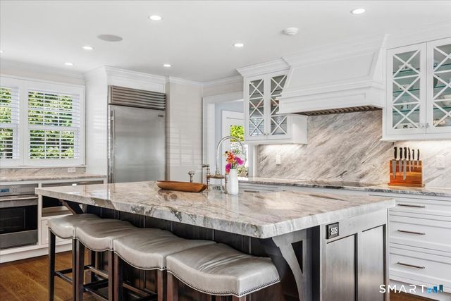 284 Park Street, New Canaan, CT 06840