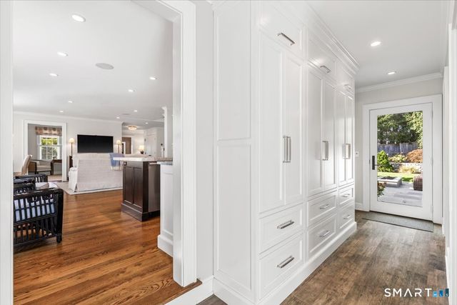 284 Park Street, New Canaan, CT 06840
