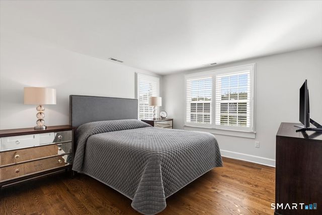284 Park Street, New Canaan, CT 06840