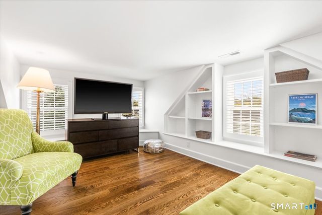 284 Park Street, New Canaan, CT 06840