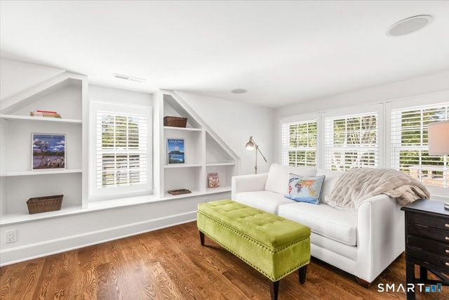 284 Park Street, New Canaan, CT 06840
