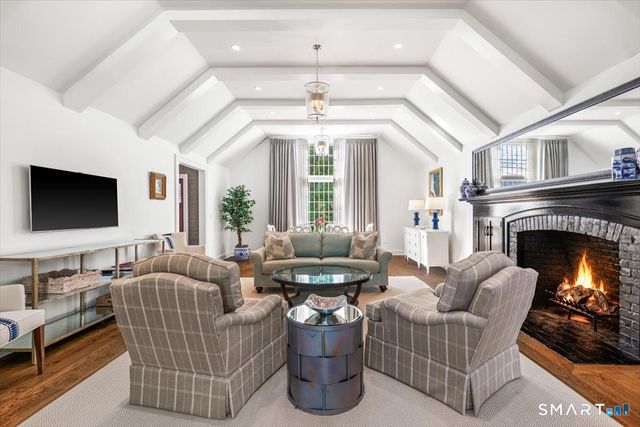 284 Park Street, New Canaan, CT 06840