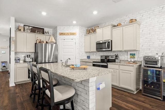 188 Canyon Ferry Way, Hoschton, GA 30548