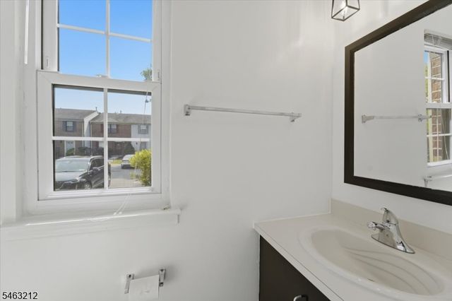 543 Manchester Ct, Piscataway Twp., NJ 08854