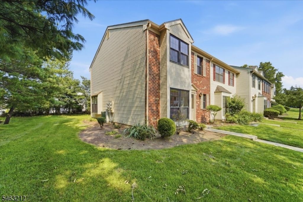 543 Manchester Ct, Piscataway Twp., NJ 08854 — photo 3