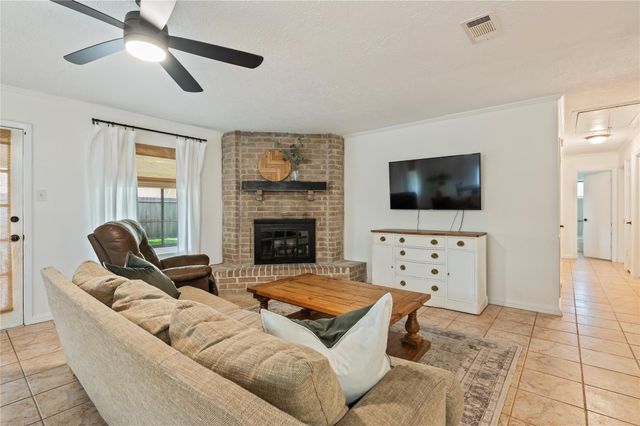 306 Morningside Drive, League City, TX 77573