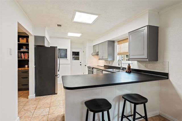 306 Morningside Drive, League City, TX 77573