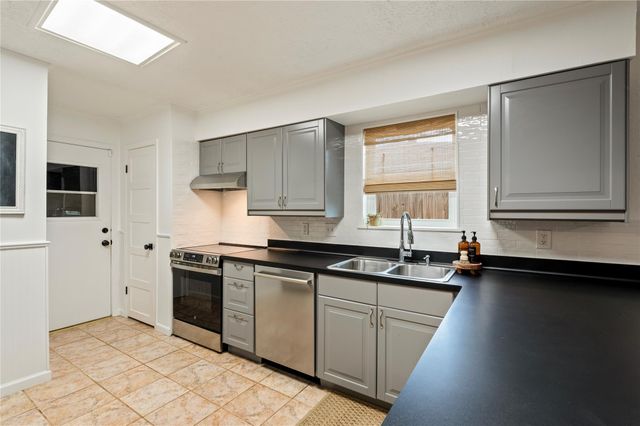 306 Morningside Drive, League City, TX 77573