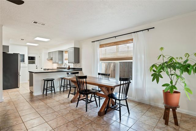 306 Morningside Drive, League City, TX 77573
