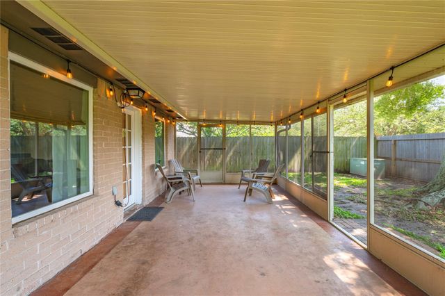 306 Morningside Drive, League City, TX 77573