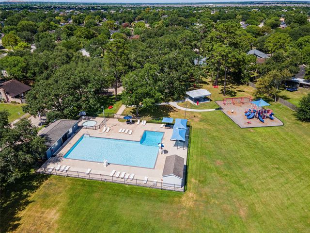 306 Morningside Drive, League City, TX 77573