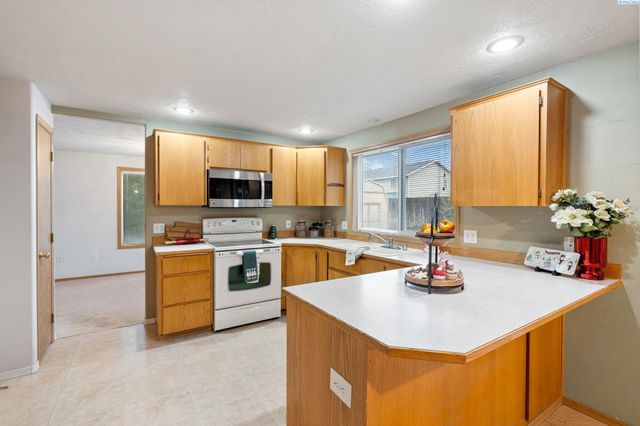 216 W 50th, Kennewick, WA 99337