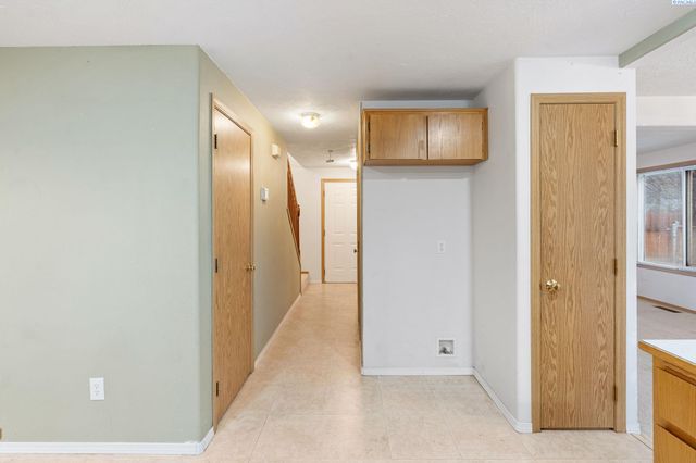 216 W 50th, Kennewick, WA 99337