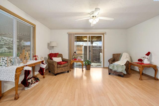 216 W 50th, Kennewick, WA 99337