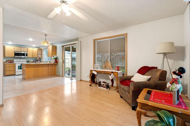 216 W 50th, Kennewick, WA 99337