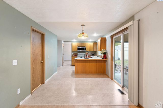 216 W 50th, Kennewick, WA 99337