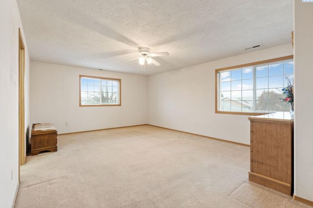 216 W 50th, Kennewick, WA 99337