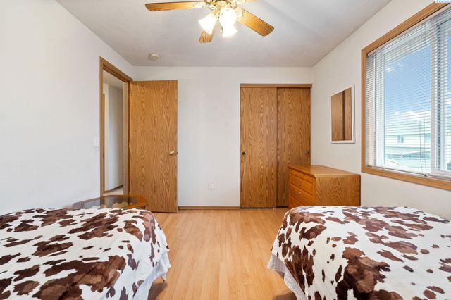 216 W 50th, Kennewick, WA 99337