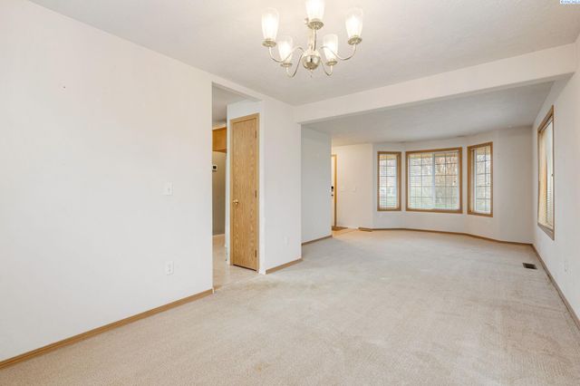 216 W 50th, Kennewick, WA 99337