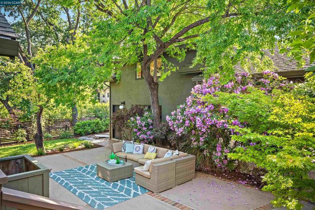 1301 Dewing Ln, Walnut Creek, CA 94595
