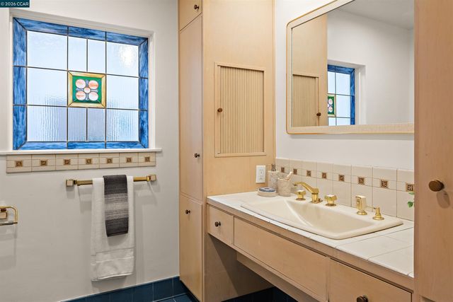 1301 Dewing Ln, Walnut Creek, CA 94595