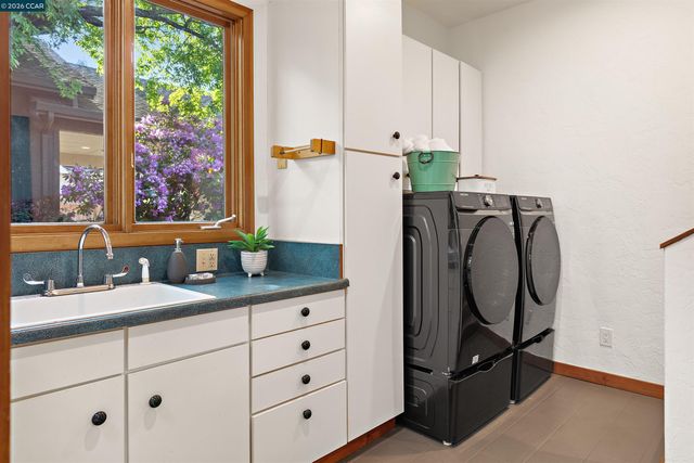1301 Dewing Ln, Walnut Creek, CA 94595