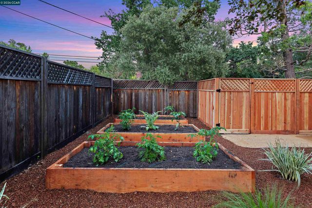 1301 Dewing Ln, Walnut Creek, CA 94595