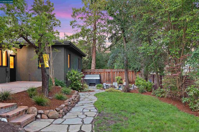 1301 Dewing Ln, Walnut Creek, CA 94595