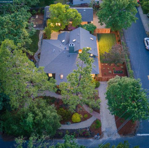 1301 Dewing Ln, Walnut Creek, CA 94595
