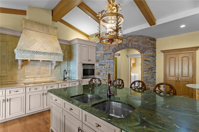 5 Decatur Avenue, Jamestown, RI 02835